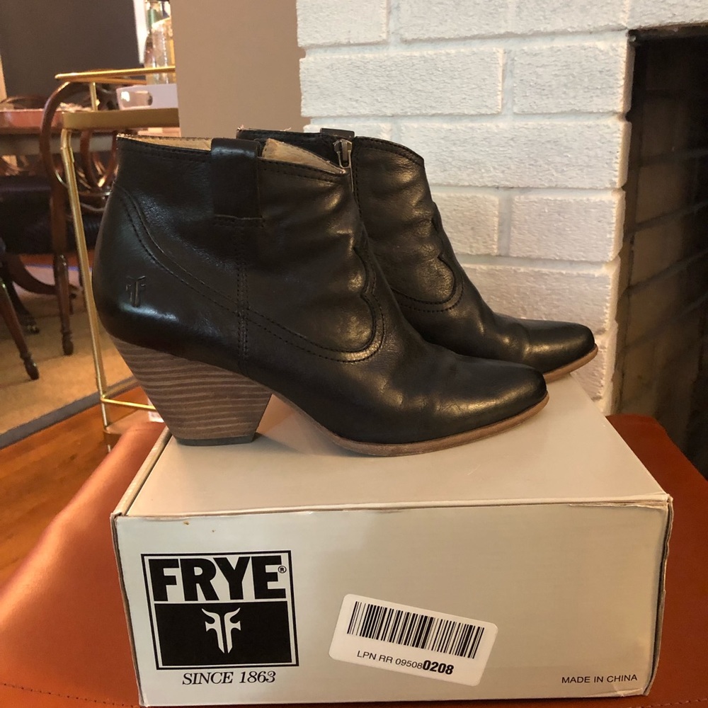 Frye Reina Bootie Size 8.5